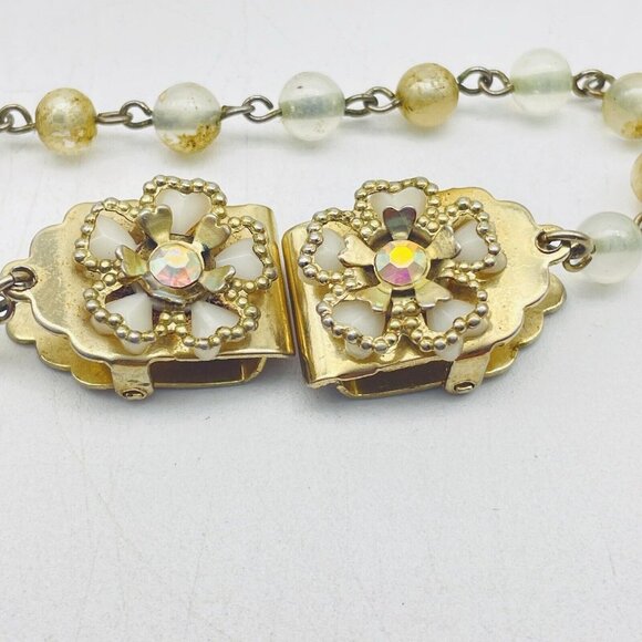 Vintage Beaded Sweater Chain and Clips Gold Tone White Beads Flowers Pat Pend - Picture 2 of 5